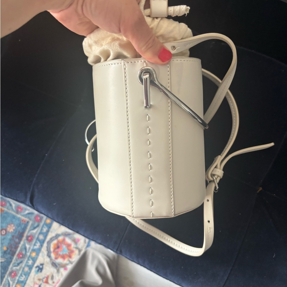 Elegant White Leather Bucket Bag
